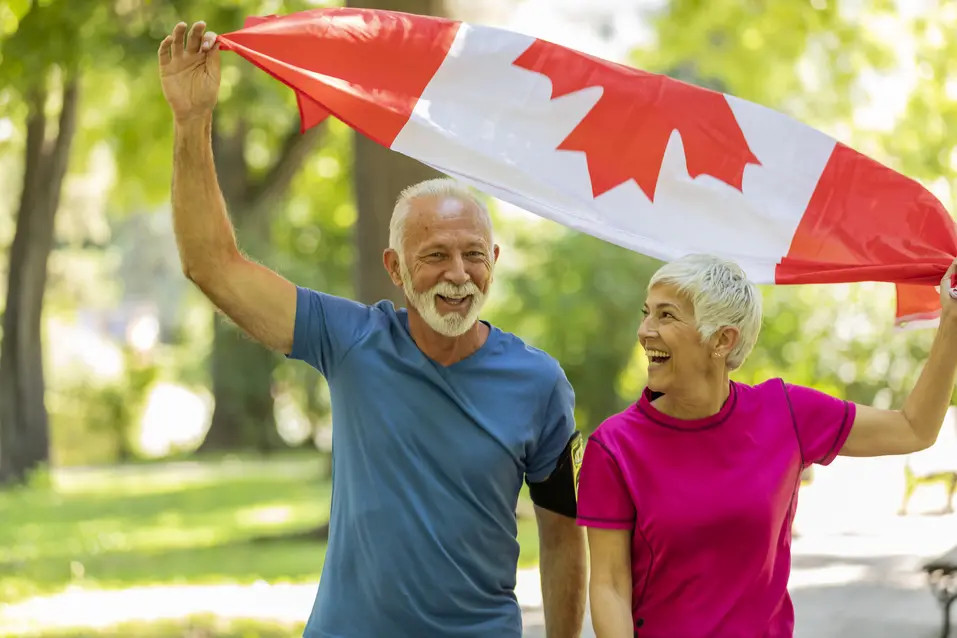 Couple avec drapeau du Canada